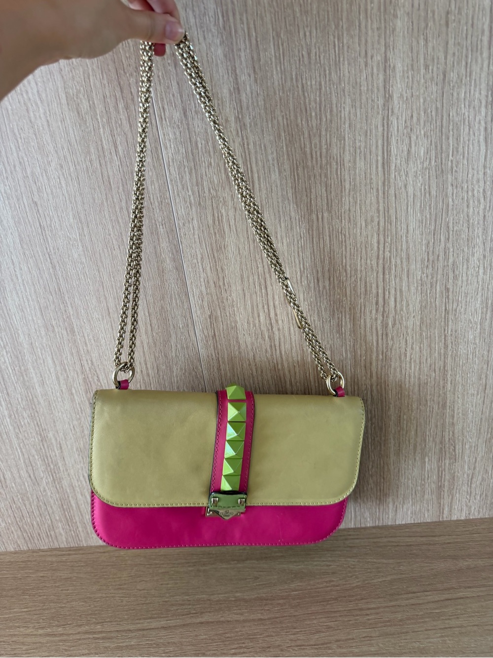 Valentino Garavani Two-Tone Pink and Yellow Leather Chain Crossbody - Picture 2 of 9